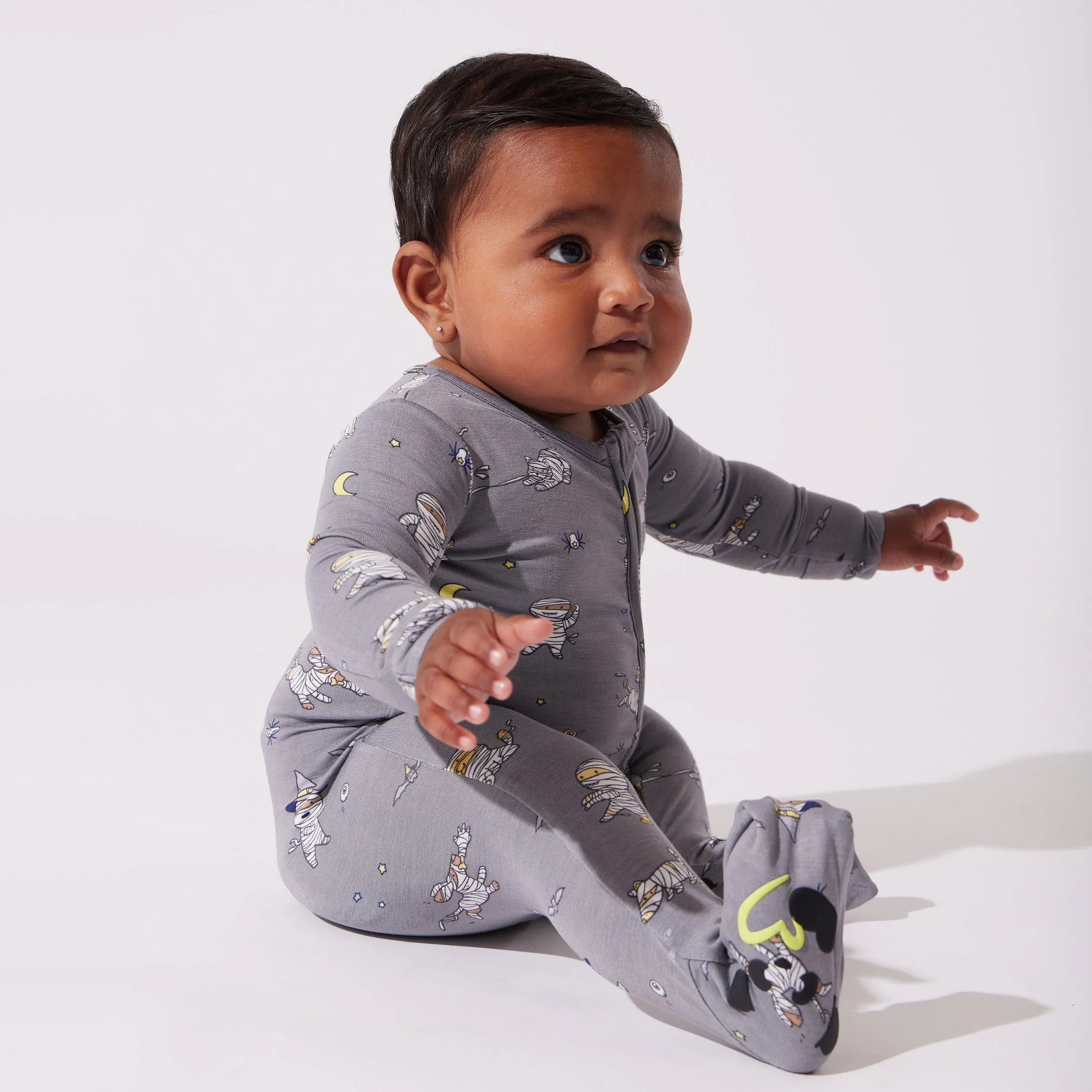 Bellabu Bear Convertible Footie - Mummies