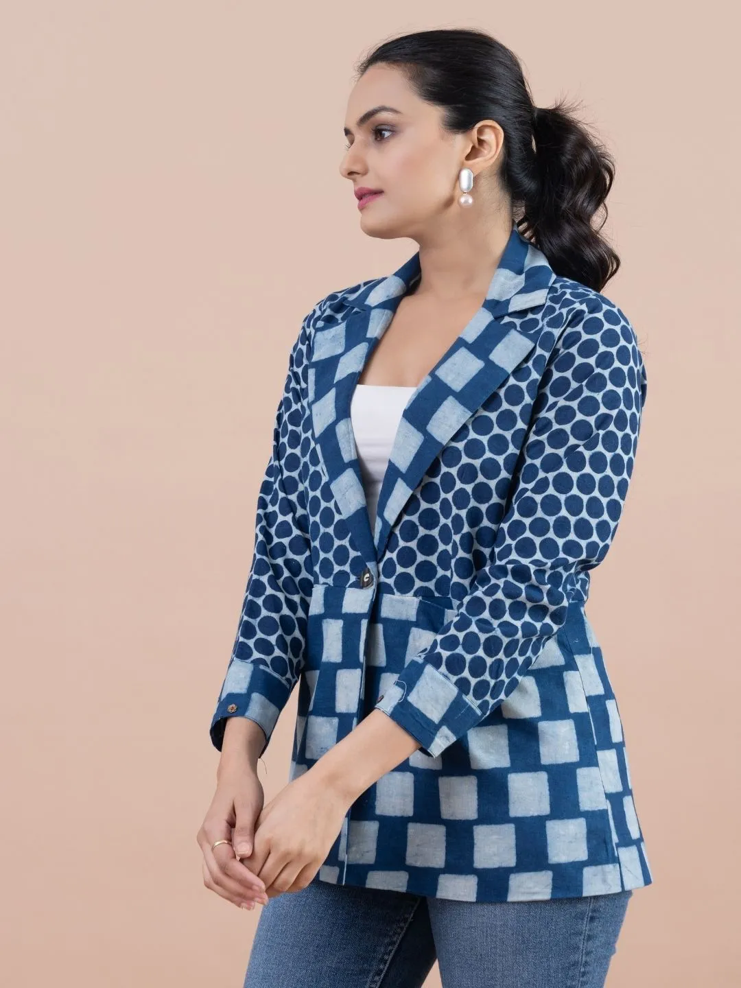 cheerfull pure cotton geometric printed stylized lapel collared jacket with 3\4 sleeve and handy pockets.- Blue