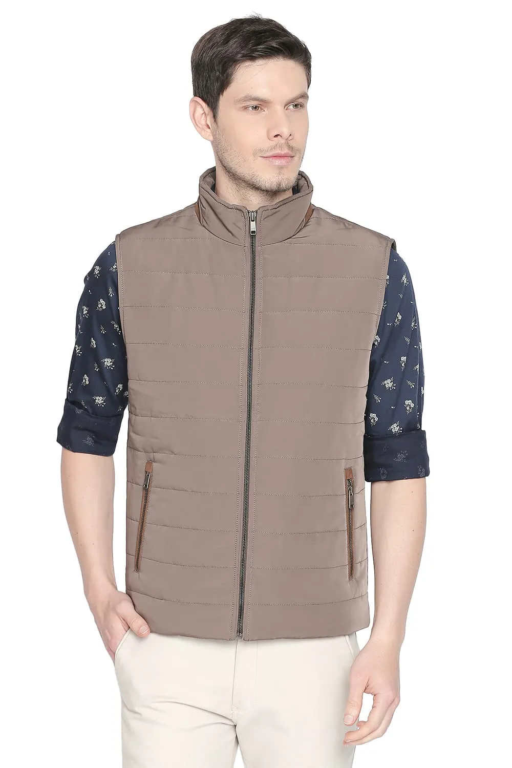 Comfort Fit Sleeve Less Poly Fill Jacket